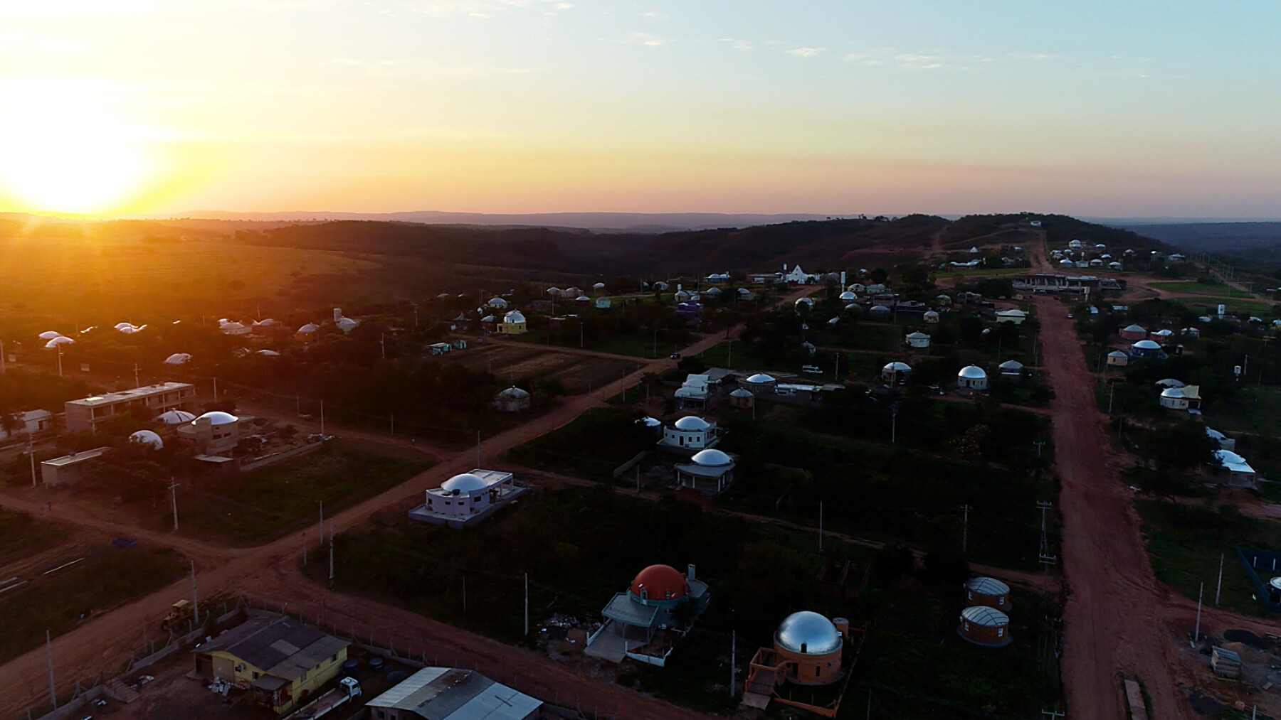 Vista aérea de Zigurats ao pôr do sol