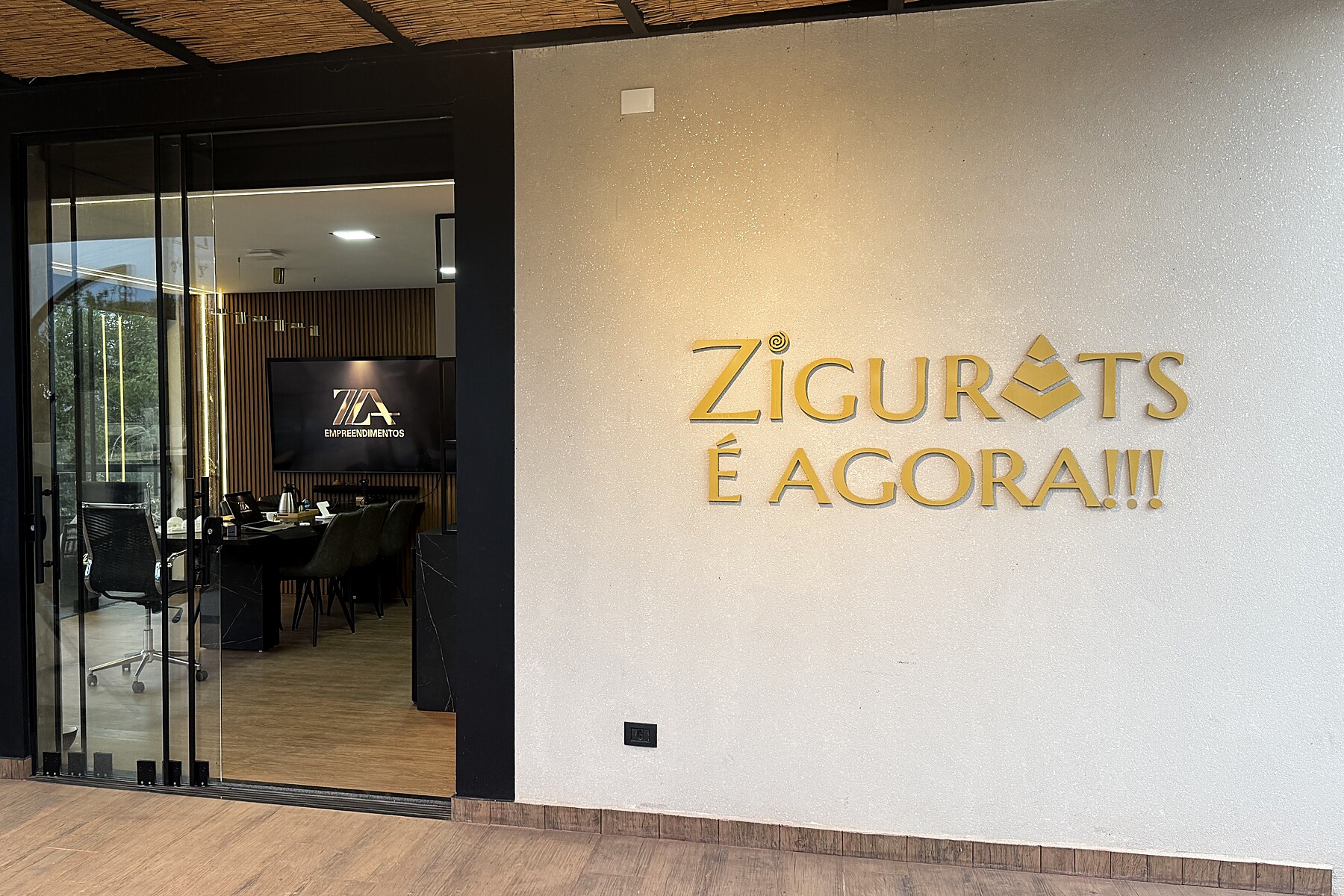 Fachada do escritório ZGA em Zigurats — Zigurats É Agora!!!